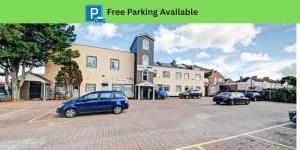 OYO Bostons Manor Hotel