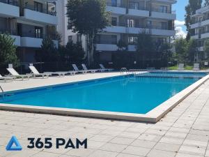 Apartament Celebryta - BASEN ZEWNĘTRZNY, KORT TENISOWY, SIŁOWNIA, PLAC ZABAW, BOISKO - 365PAM