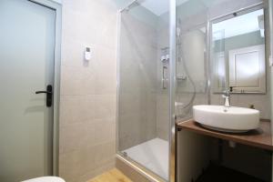 LES CARMES-Climatisation-Confort-WiFi-Hypercentre-Netflix