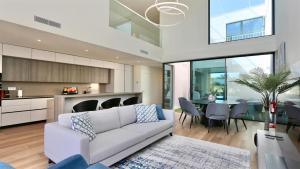 Villa Essence by Clever Details, private pool, central location