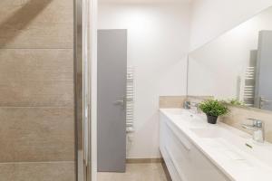 Appartements LE TOPAZE Wifi Patio Centre-ville : photos des chambres