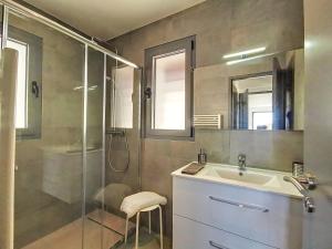 Villas New villa in Le Castellet with pool Superb view Villa neuve au Castellet avec piscine et superbe vue : photos des chambres