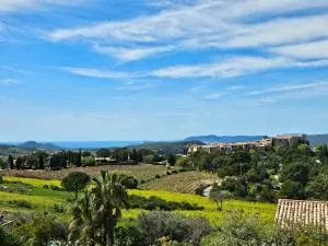 New villa in Le Castellet with pool Superb view Villa neuve au Castellet avec piscine et superbe vue - 勒卡斯特雷特
