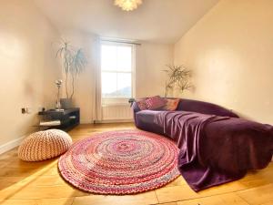 Londons Central East End 2 Bedroom City Apartments