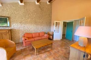 04B8 Beautiful T3 in the heart of lavender - pool