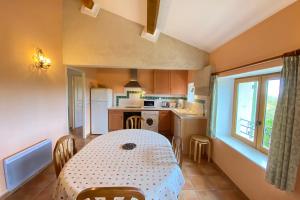 04B8 Beautiful T3 in the heart of lavender - pool