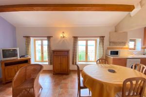 Appartements 04B9 Beautiful T3 in the heart of lavender - pool : photos des chambres