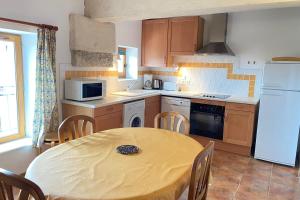 Appartements 04B9 Beautiful T3 in the heart of lavender - pool : photos des chambres