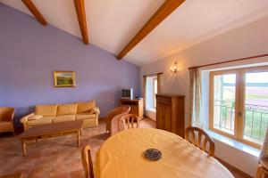 Appartements 04B9 Beautiful T3 in the heart of lavender - pool : photos des chambres