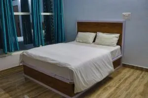 I-ROOMZ S S V Hotel - Mālūr