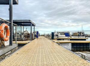 Houseboat Blue Sneekermeer