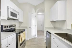 8102-3-PP-Vacation getaway condo at Windsor