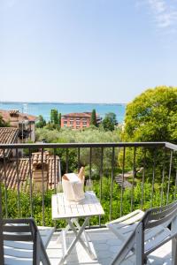 Double Room with Lake View room in Hotel Villa Maria