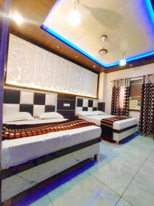 Revoli Inn Hotel JUST 5 MIN FROM GOLDEN TEMPLE
