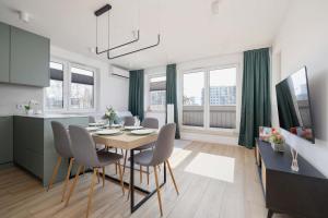 Nowoczesny Rodzinny Apartament z Klimatyzacją i Parkingiem w Krakowie by Renters Prestige