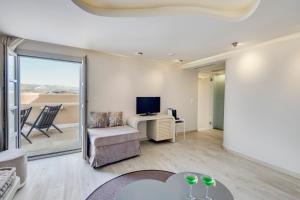 Kouros Art Hotel - Designed for Adults