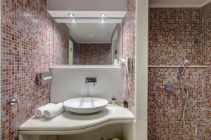 Kouros Art Hotel - Designed for Adults