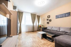 Downtown Аpartment with Free Parking