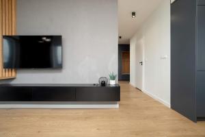 Spacious and Modern Apartment Paderewskiego with Air Conditioning by Noclegi Renters