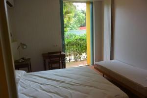 Agréable villa fleurie sur lile de Porquerolles