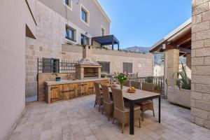 Nautica Studios With Outdoor Pool