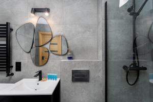 Raciborska Comfort Apartment by BookingHost