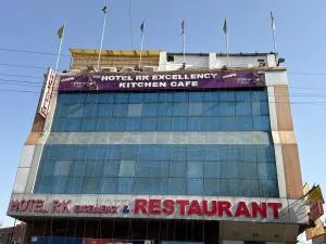 Hotel R K Excellency - Pāl