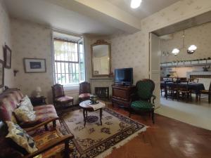 Maisons de vacances Grande Maison Simone-Climatisation-Parking-Terrain : photos des chambres