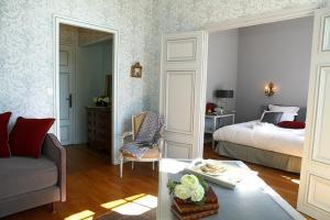 B&B / Chambres d'hotes Chateau de la Giraudiere : photos des chambres