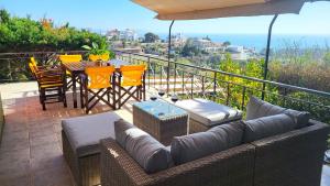 Complex HARMONY with infinity pool