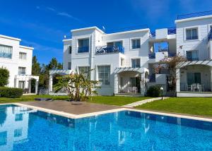 Garden Loft with Pool in Alsancak Kyrenia by HolidayKeys