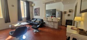 Appartements Appartement coeur historique Aix : photos des chambres