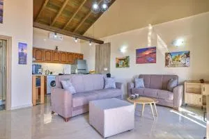 Christine's Seaview by CorfuEscapes - Strinýlas