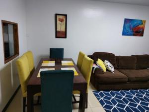 Lux Suites Sapphire Court Apartments