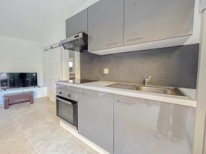 Charmant studio avec parking terrasse et proche de la plage