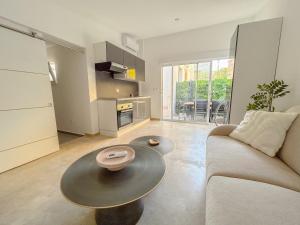 Charmant studio avec parking terrasse et proche de la plage