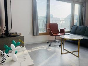 701, Seongsu Station Jungnangcheon Cherry Blossom Road Han River airport bus