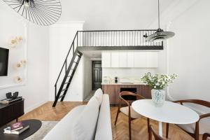 Wilcza Apartment with Mezzanine