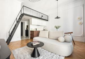 Wilcza Apartment with Mezzanine by BookingHost