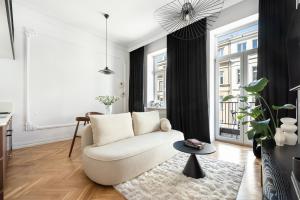 Wilcza Apartment with Mezzanine by BookingHost