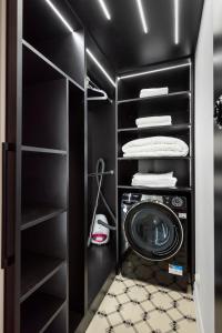 Wilcza Apartment with Mezzanine by BookingHost