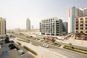 Silk Valley - Furnished 1bhk Pool And Gym