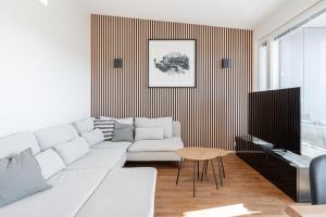 Luxurious 2BR Penthouse with Private Balcony