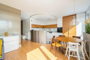 Central Park Serenity Apartment by BookingHost