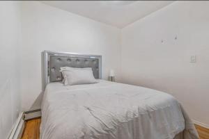 Amazing Location Murray Hill 3 Bedroom Apartment