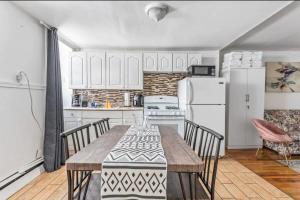 Amazing Location Murray Hill 3 Bedroom Apartment