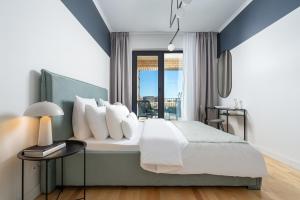 North Luxury 1 BR with Terrace in a Premium Complex