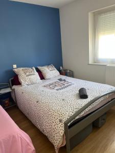 Sejours chez l'habitant Les chambres de Marie : Chambre Double Deluxe (2 Adultes + 1 Enfant)