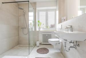 cruwzo I Spacious 3 BR with WiFi Kitchen Games