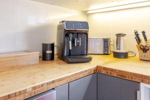 cruwzo I Spacious 3 BR with WiFi Kitchen Games